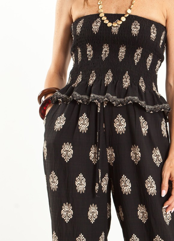 Pantalón y top estampado