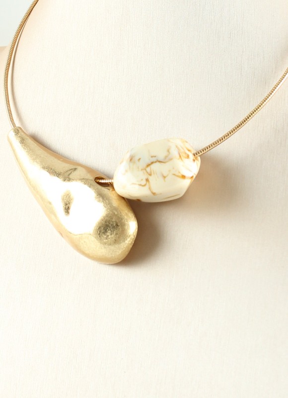 Choker Dorado con efecto Mujer | Moda | Premonición.online