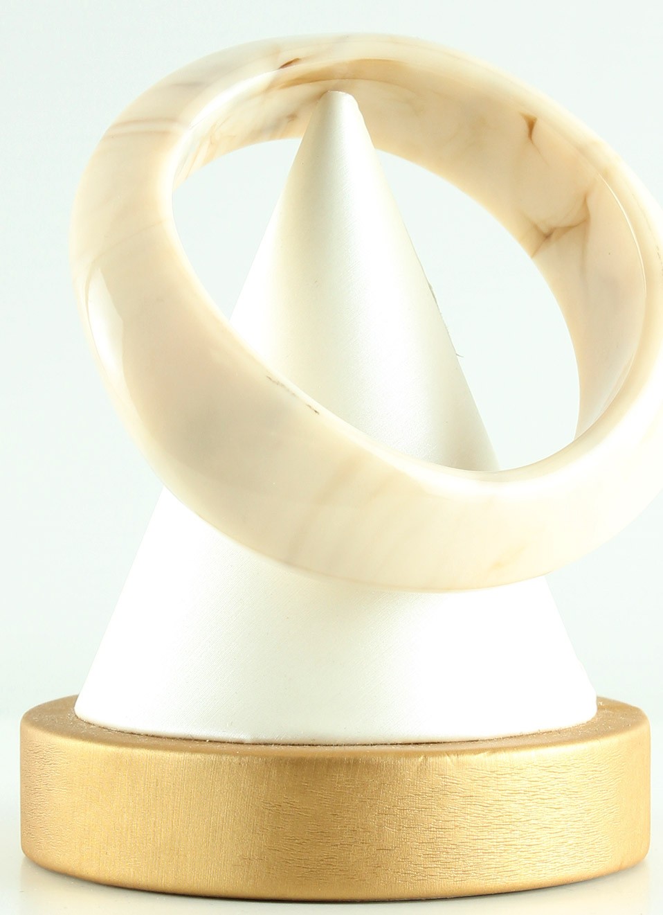 Pulsera Ancha Beige de Resina Mujer | Bisutería | Premonición.online