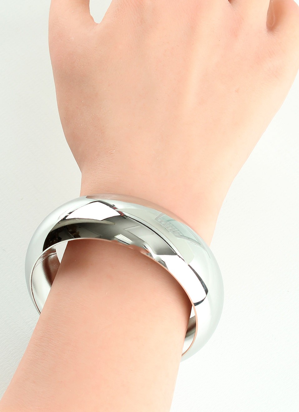 Pulsera Ancha Acero Inoxidable Plateada Mujer | Bisutería | Premonición.online