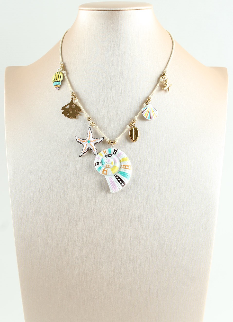 Collar de acero