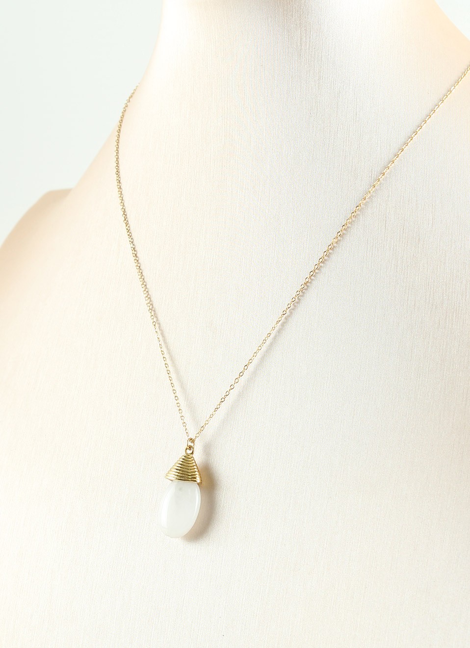 Collares de Acero Inoxidable Mujer | Calidad y Diseños | Premonición.online