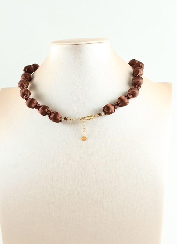 Collar de acero bolas