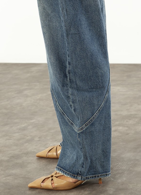 Jeans Barrel Mujer | Pantalón Vaquero en Tendencia | Premonición.online