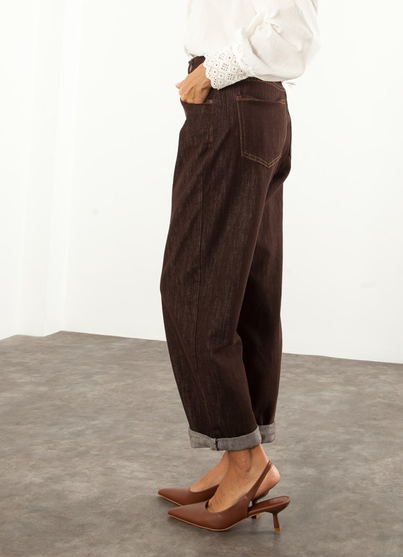 Jeans Mom Fit Café Mujer | Vaquero de Tendencia | Premonición.online