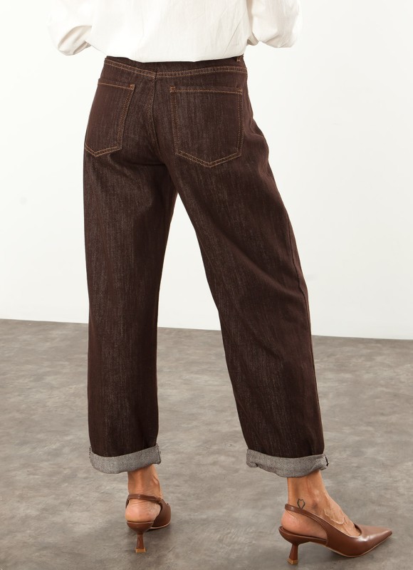 Jeans Mom Fit Café Mujer | Vaquero de Tendencia | Premonición.online
