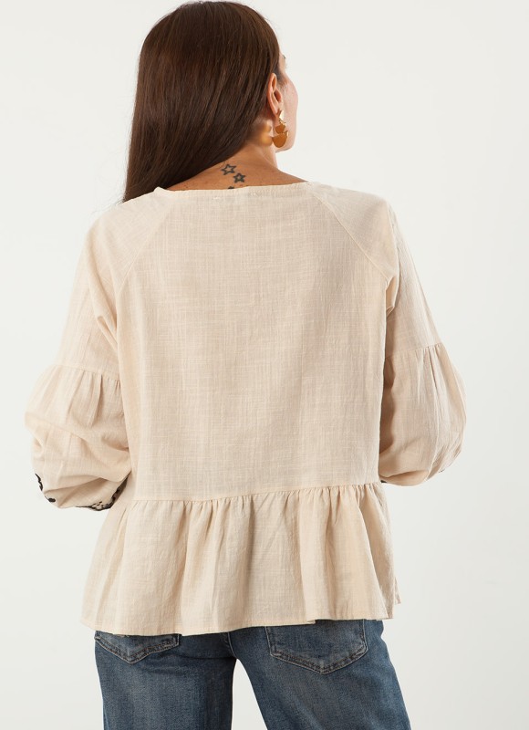 Blusa Beige Bordados Negros Mujer | Elegante | Premonición.online