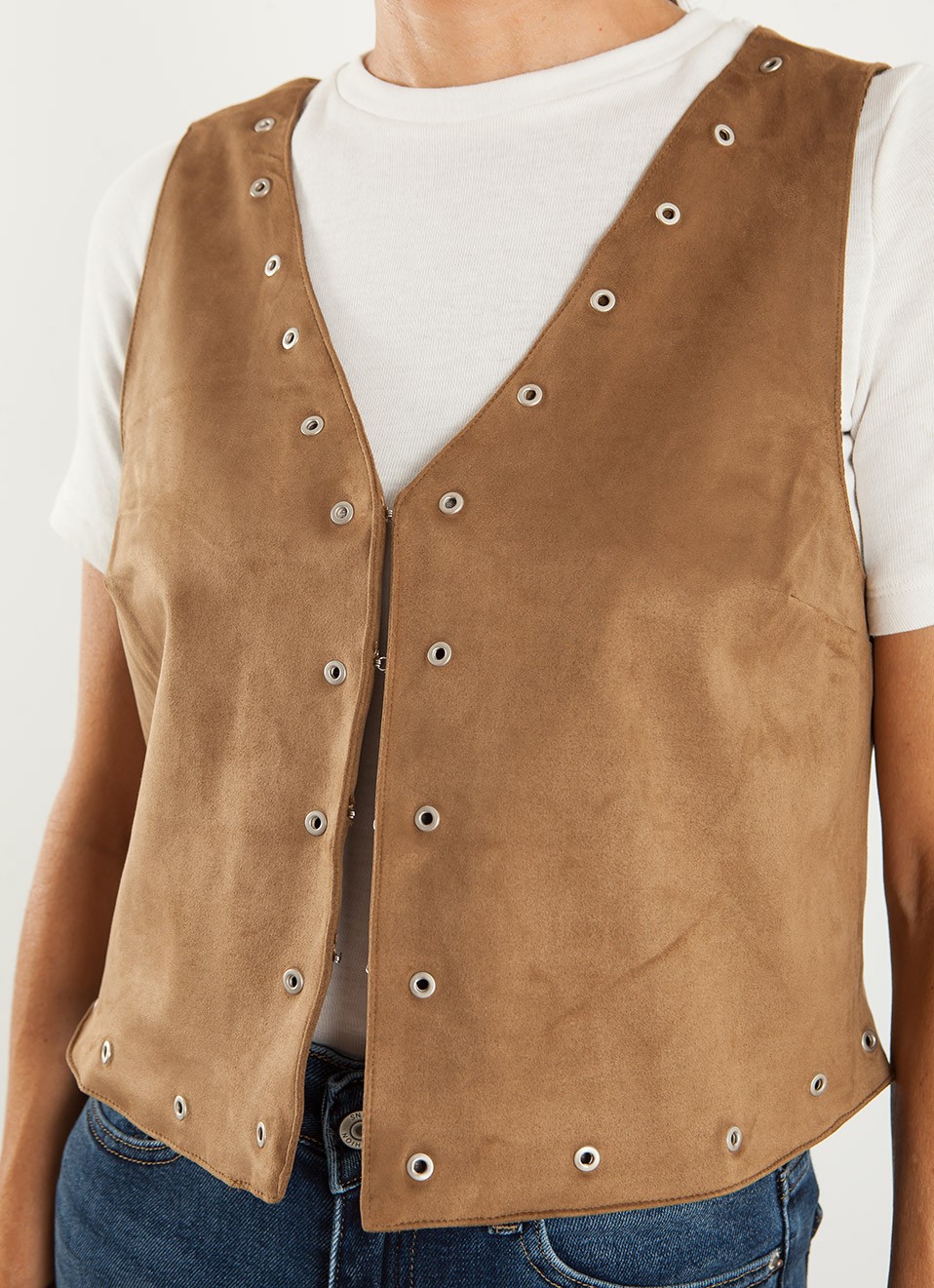 Chaleco Camel Efecto Ante Mujer | Con Argollas | Premonición.online