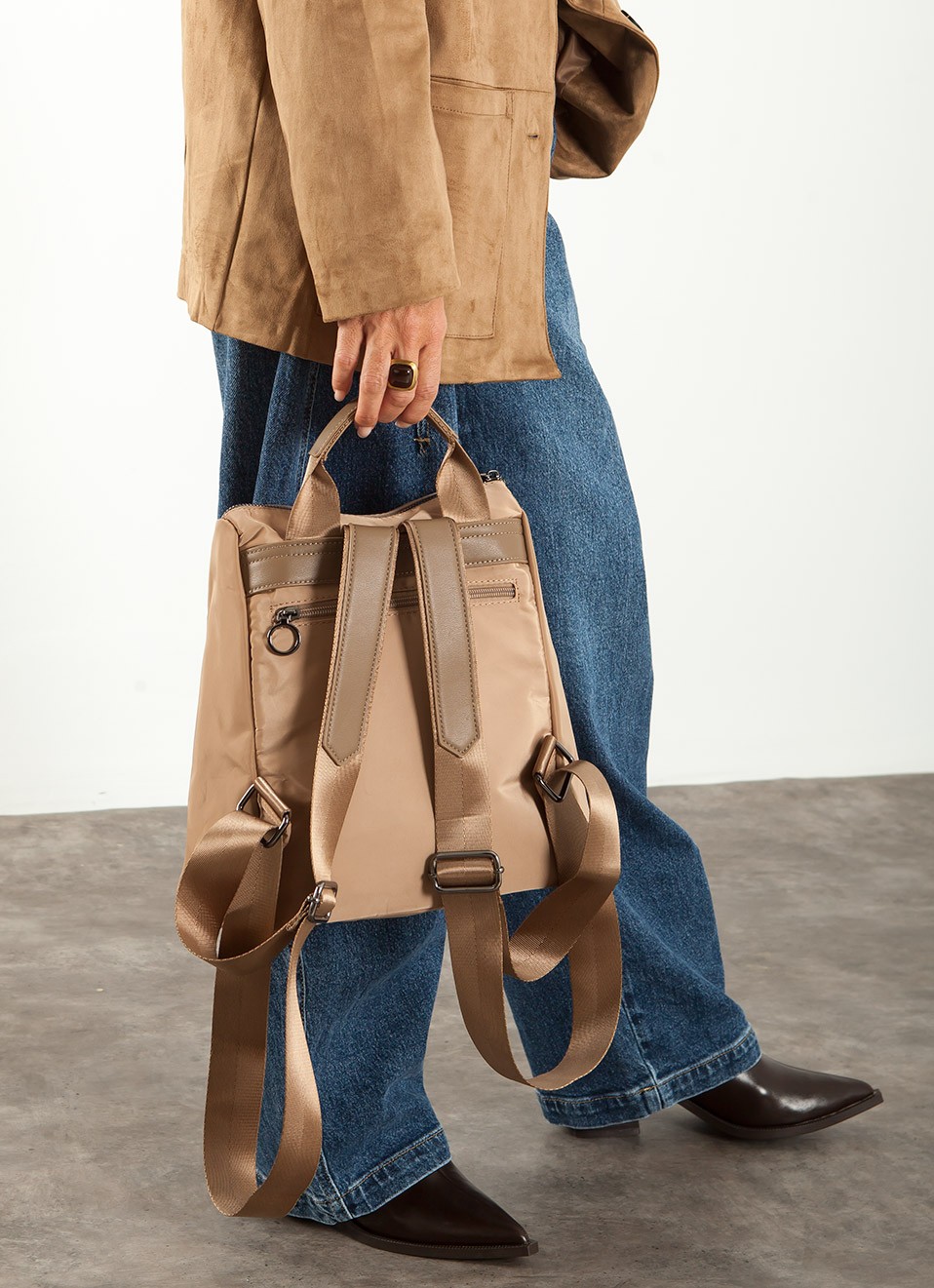 Mochila Nylon Mujer | Ligera, Práctica y Versátil | Premonición.online