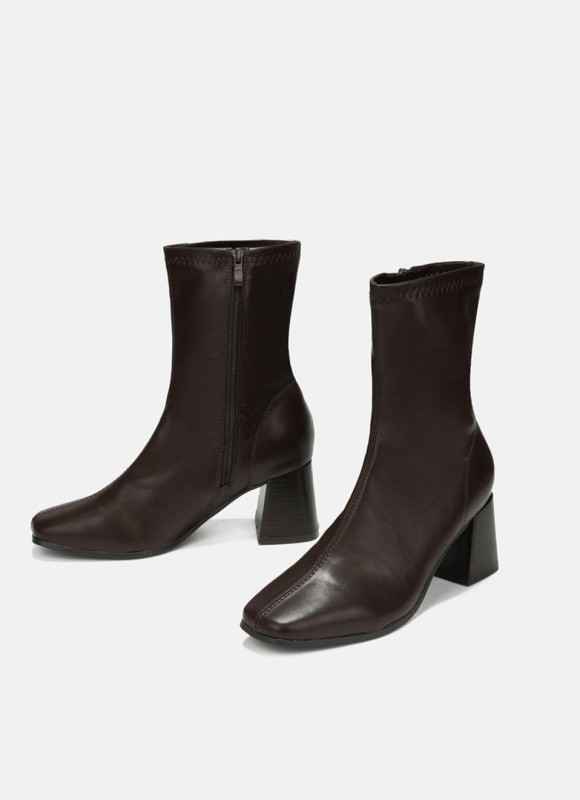 Botín Punta Cuadrada Negro Mujer | Elegante y Actual | Premonición.online