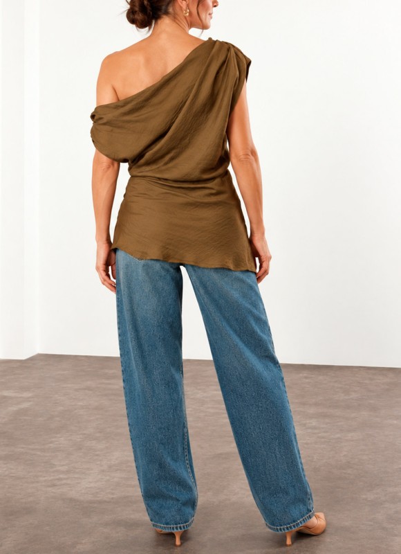 Top Asimétrico Kaki con Joya Mujer | Elegante | Premonición.online