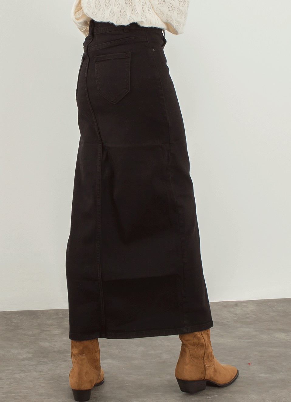 Falda Vaquera Midi Negra Mujer | Denim Tendencia | Premonición.online