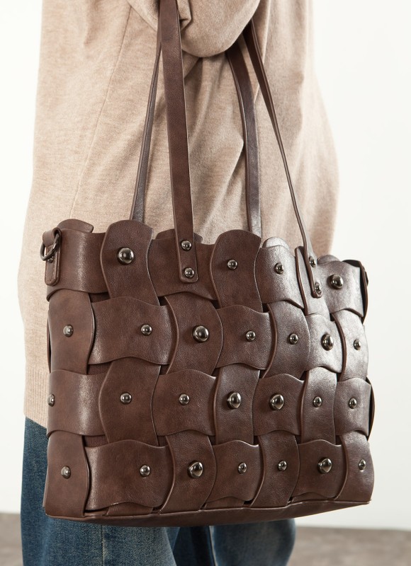 Bolso con Tachas Grandes Mujer | Bolso de Moda | Premonición.online