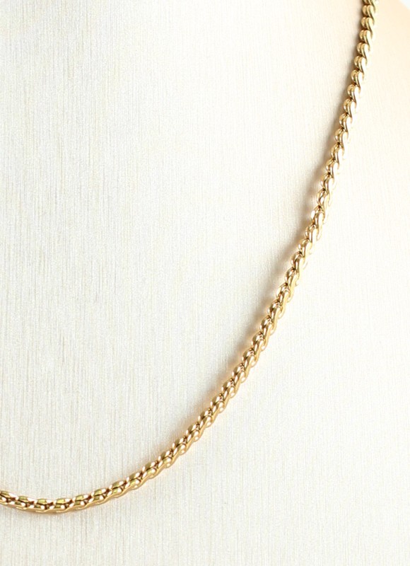 Collar de Acero para Mujer Elegante y Moderno | Premonición.online