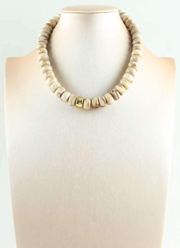 Collar de acero