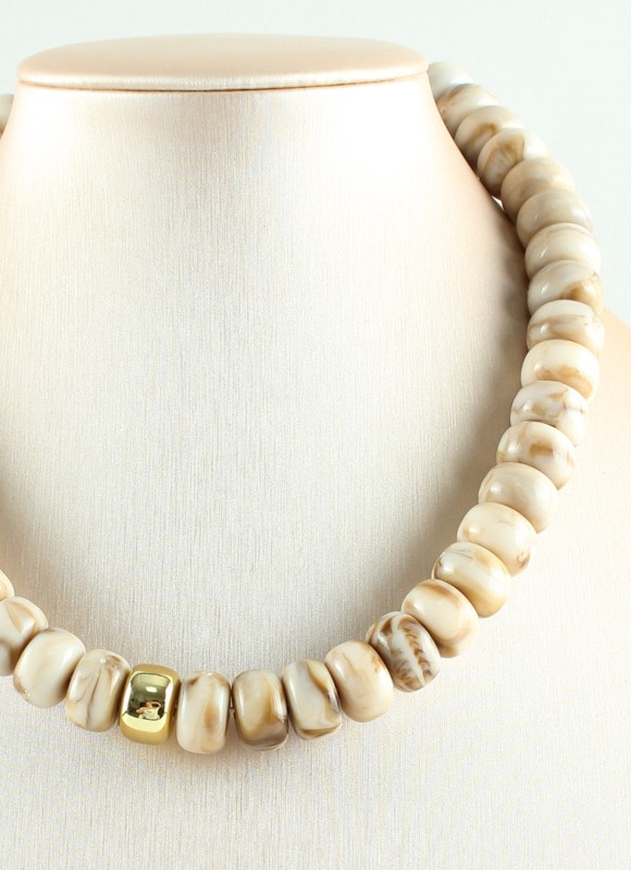 Collar de acero