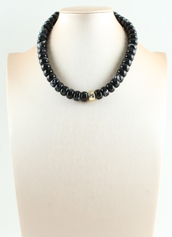 Collar de acero