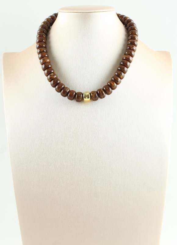 Collar de acero