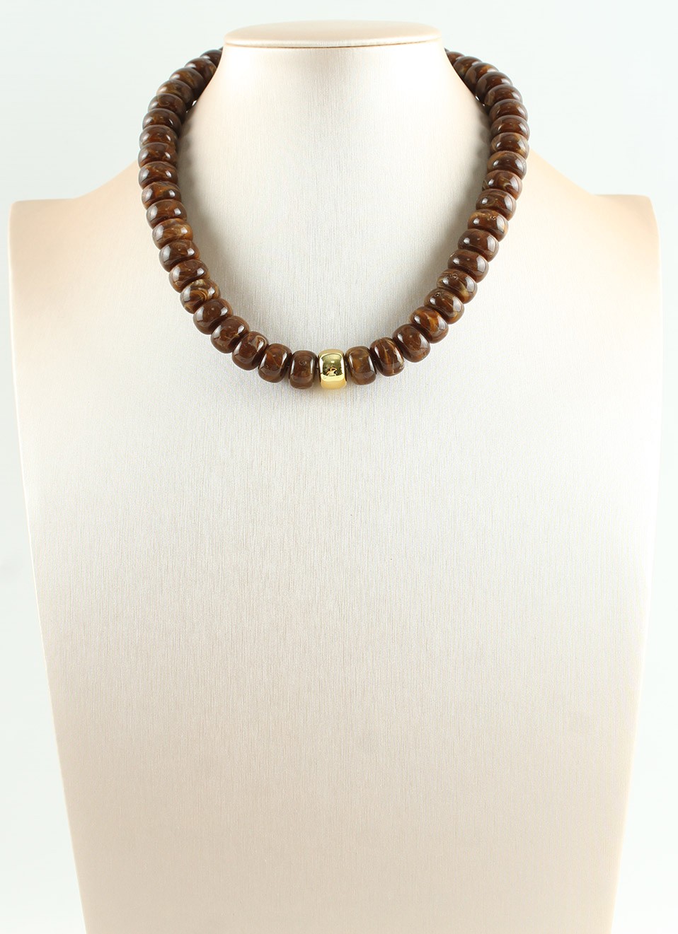 Collar de acero