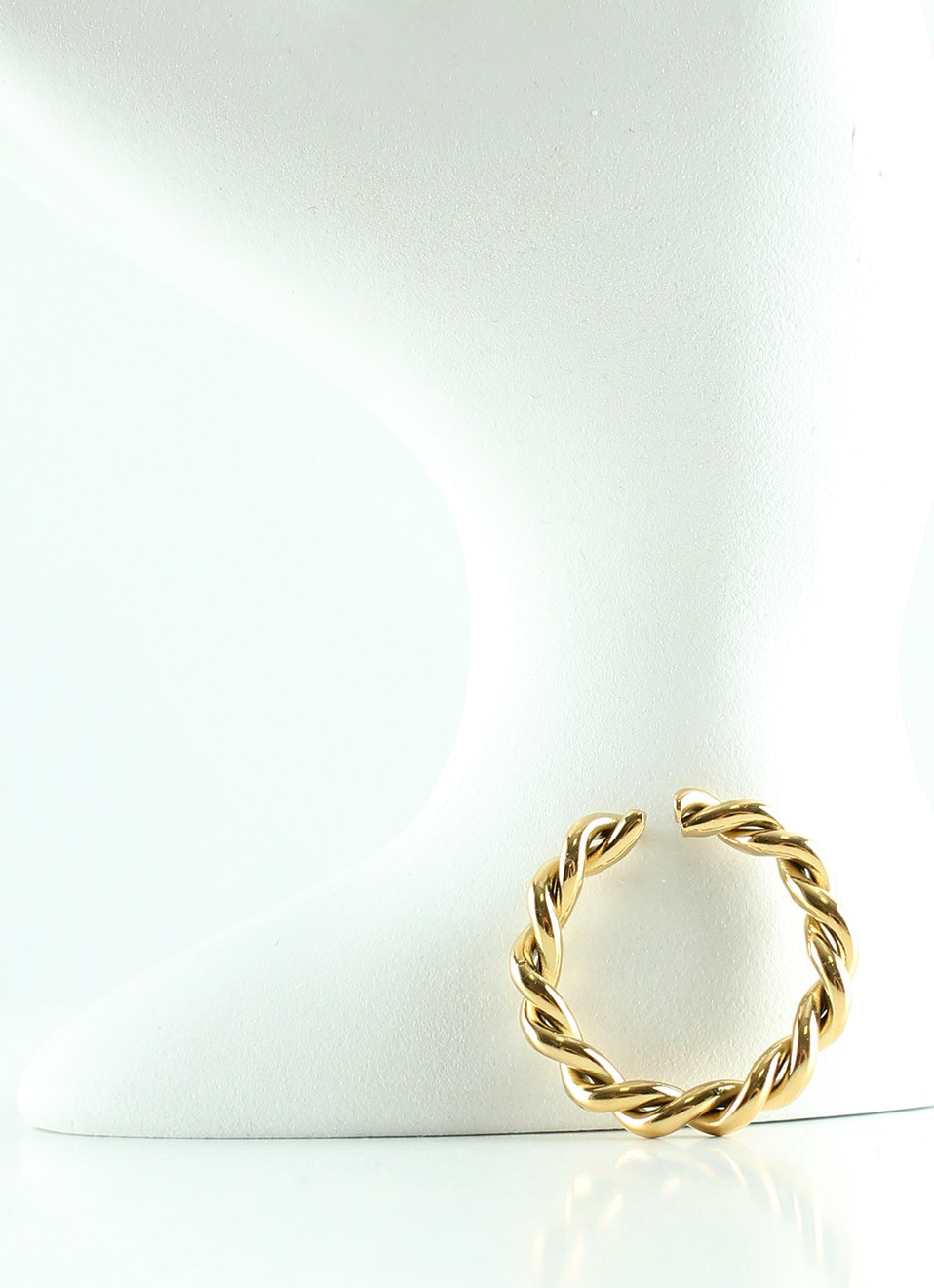 Anillo de acero