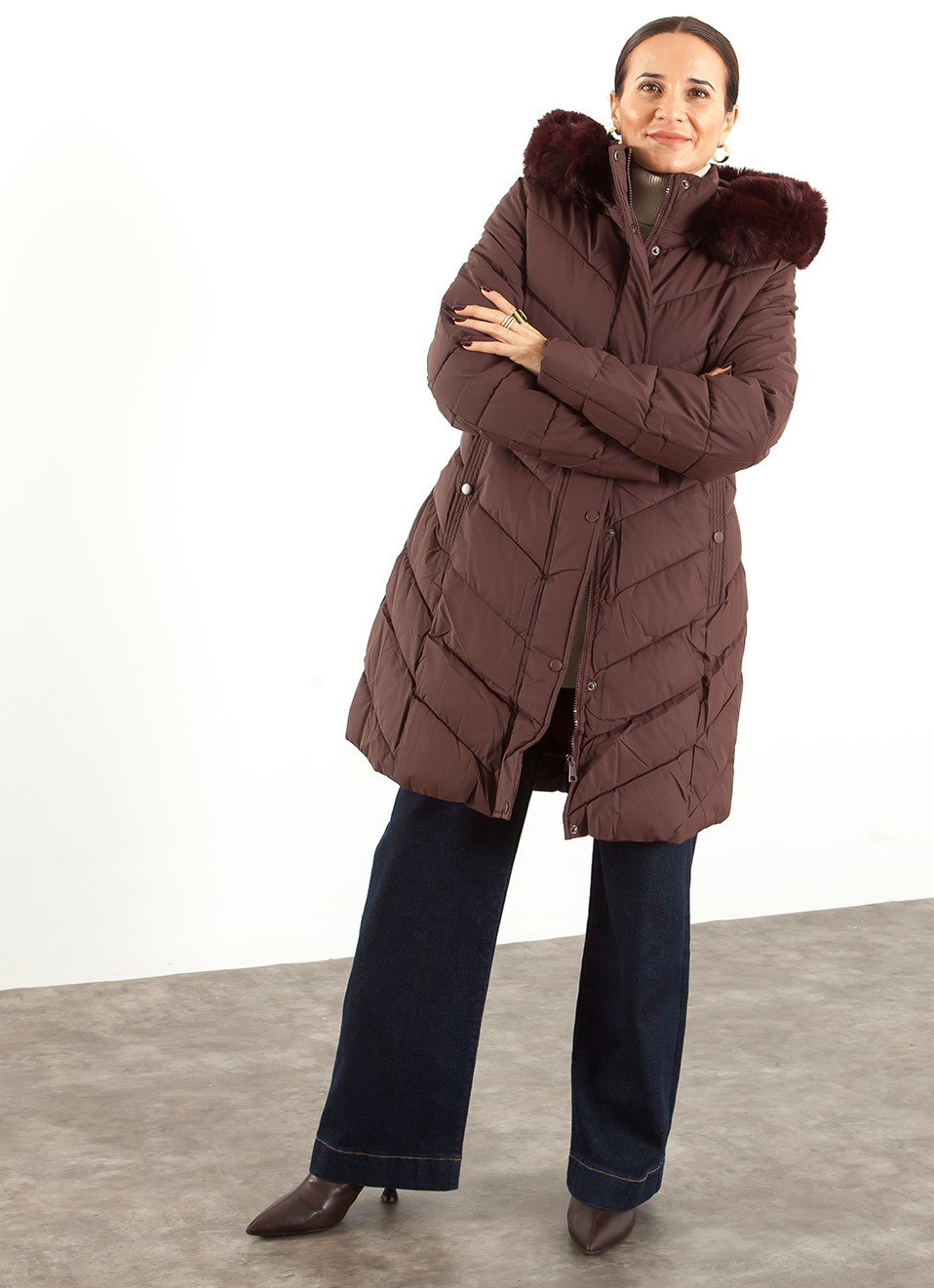 Abrigo Acolchado Mujer Beige, Negro y Vino | Premonición.online