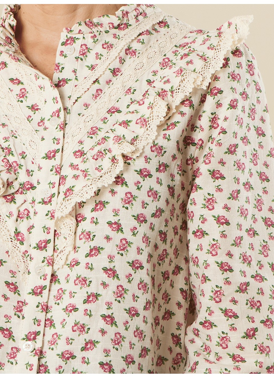 Camisa floral crochet