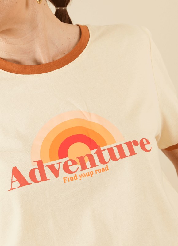 Camiseta texto aventura